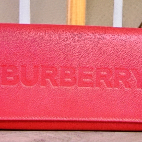 Burberry Henley Clutch/Crossbody Bag NWT - Picture 3 of 6